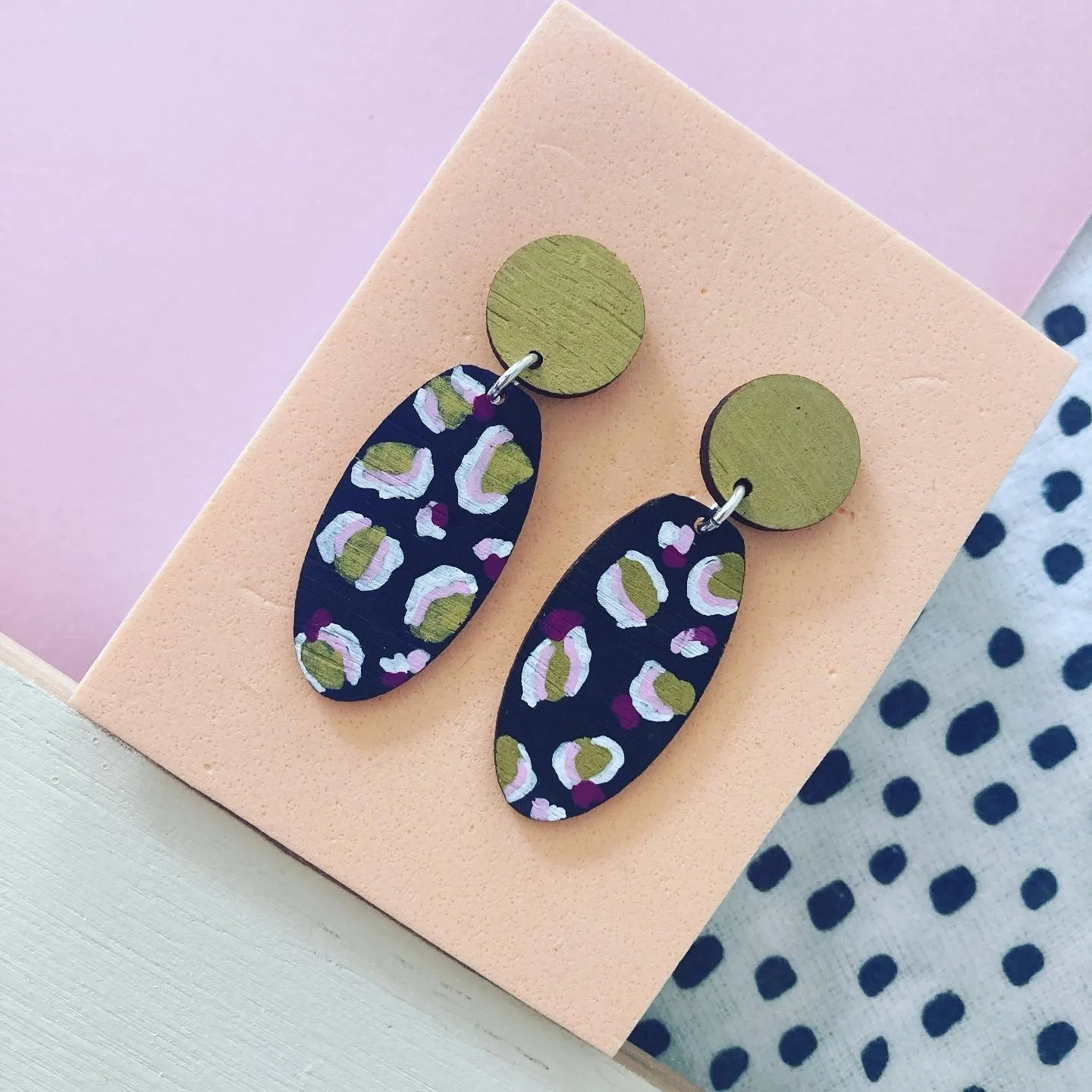 Dangles: Wild Brights Black