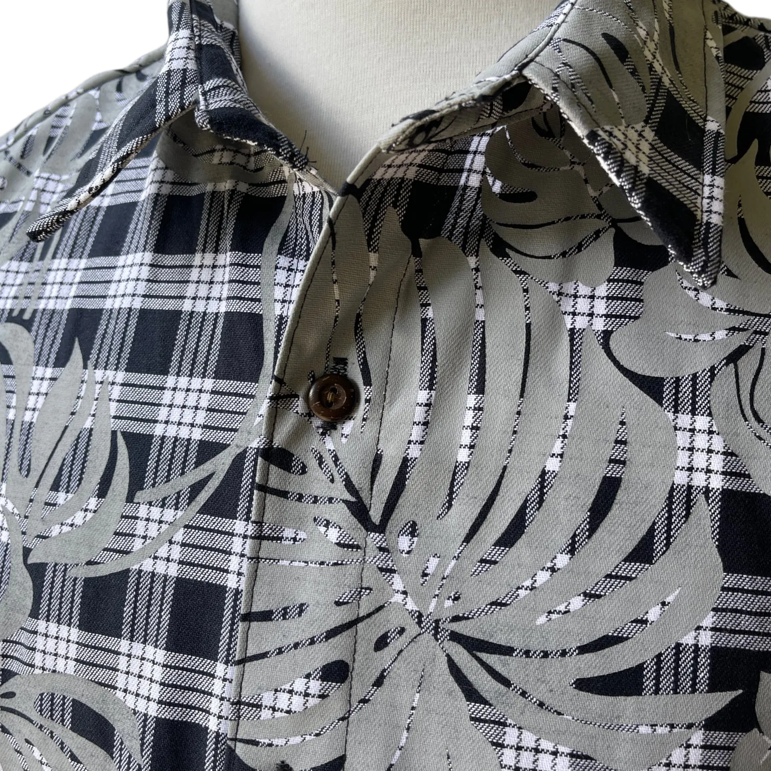 Hawaiian Vintage Style Palaka Shirt - Black with Monstera Print 018