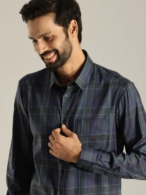 Men Checked Full Sleeve Cotton Blend Shirt