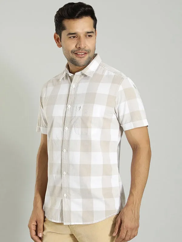 Men Checked Half Sleeve Cotton Shirt