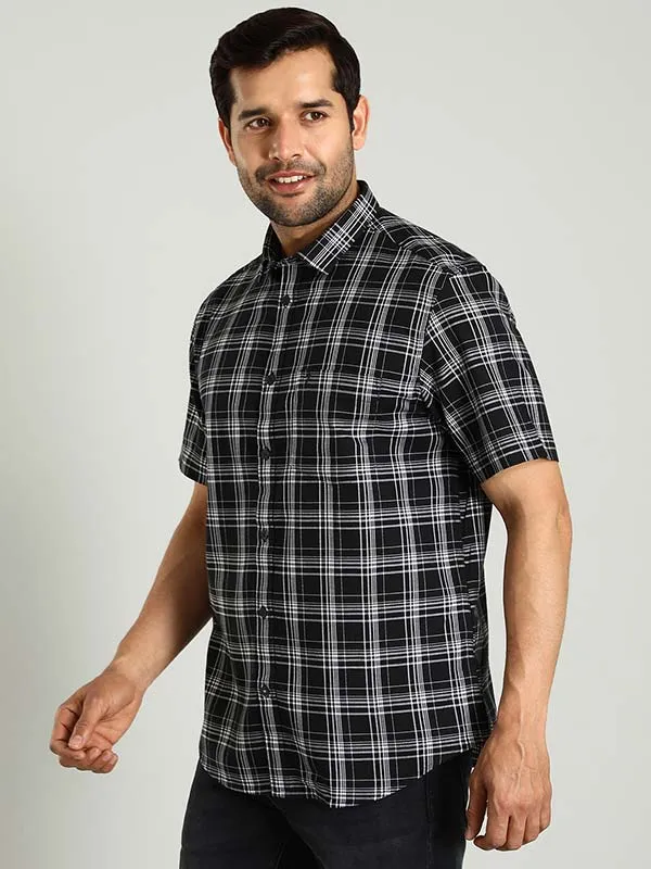 Men Checked Half Sleeve Cotton Shirt